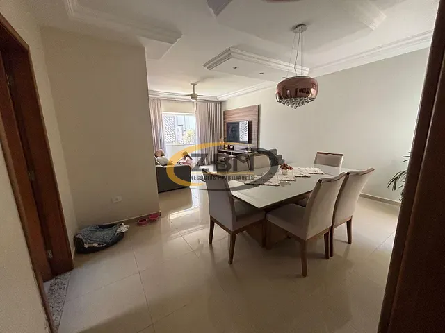 Casa 4 quartos e 3 banheiros, à venda, no bairro Coliseu em Londrina