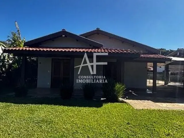 Casa com 1000m² 3 quartos e 4 banheiros, à venda ou para alugar, no bairro Nossa Senhora do Perpétuo Socorro em Pindamonhangaba