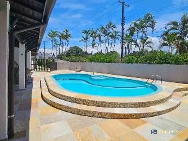 Casa 5 quartos e 5 banheiros, à venda ou para alugar, no bairro São Lourenço em Bertioga