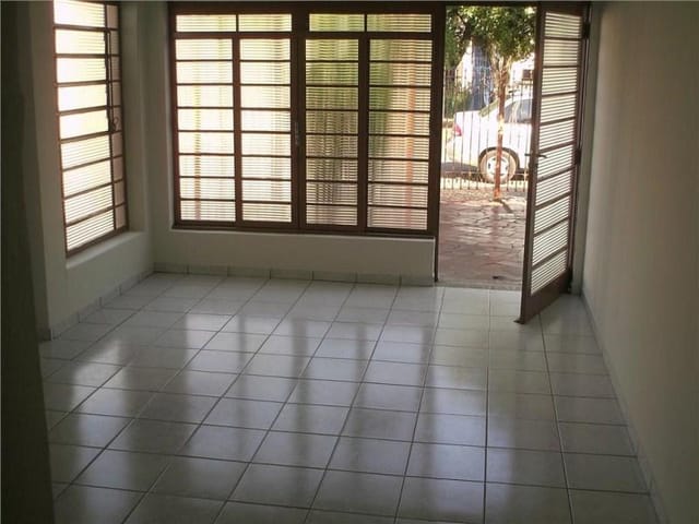Casa com 252m² 2 quartos e 2 banheiros, para alugar, no bairro Jardim Vista Alegre em Paulínia