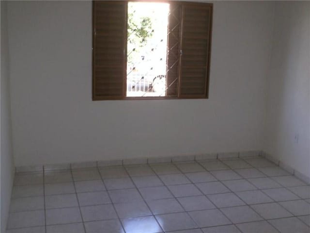 Casa com 252m² 2 quartos e 2 banheiros, para alugar, no bairro Jardim Vista Alegre em Paulínia