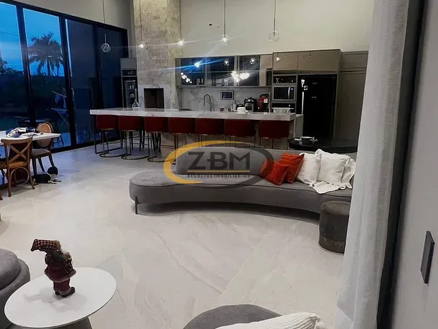 Casa com 1300m² 4 quartos e 8 banheiros, à venda, no bairro Recanto do Salto em Londrina