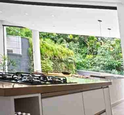 Casa 5 quartos e 6 banheiros, à venda ou para alugar, no bairro Riviera em Bertioga