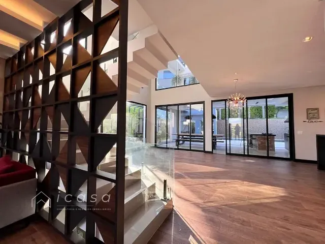 Casa com 495m² 4 quartos e 7 banheiros, à venda, no bairro Recanto dos Eucaliptos em São José dos Campos