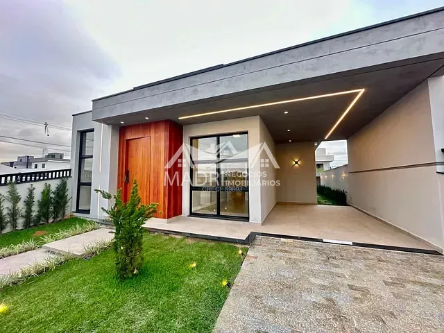 Casa com 200m² 3 quartos e 2 banheiros, à venda, no bairro Nova Palhoça em Palhoça