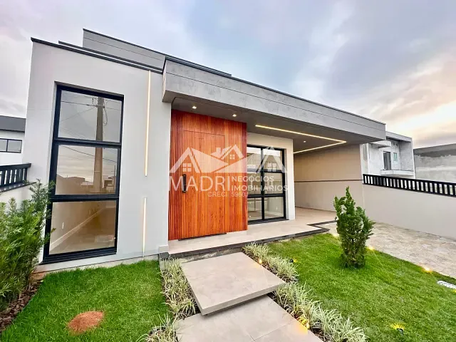 Casa com 200m² 3 quartos e 2 banheiros, à venda, no bairro Nova Palhoça em Palhoça