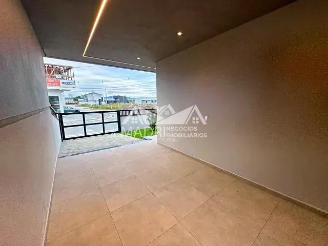 Casa com 200m² 3 quartos e 2 banheiros, à venda, no bairro Nova Palhoça em Palhoça