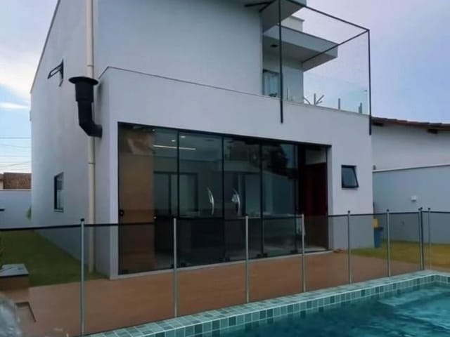 Casa com 366m² 4 quartos e 4 banheiros, à venda, no bairro Terra Firme em Rio das Ostras