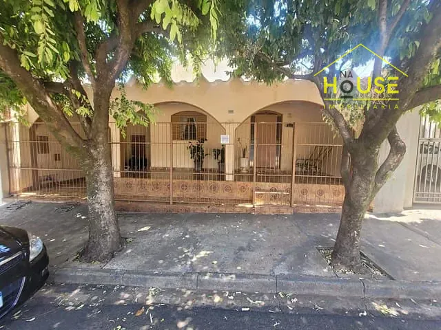 Casa com 200m² 3 quartos e 1 banheiro, à venda, no bairro Patrimônio Novo em Votuporanga