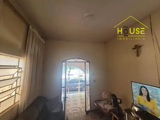Casa com 200m² 3 quartos e 1 banheiro, à venda, no bairro Patrimônio Novo em Votuporanga