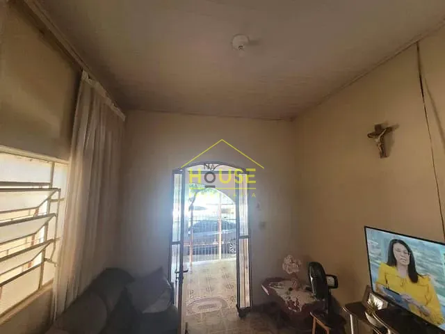Casa com 200m² 3 quartos e 1 banheiro, à venda, no bairro Patrimônio Novo em Votuporanga