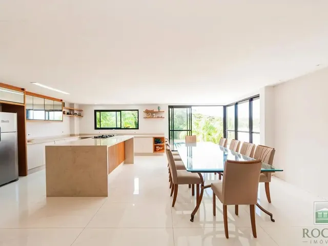 Casa 3 quartos e 5 banheiros, à venda ou para alugar, no bairro Santa Cândida em Curitiba