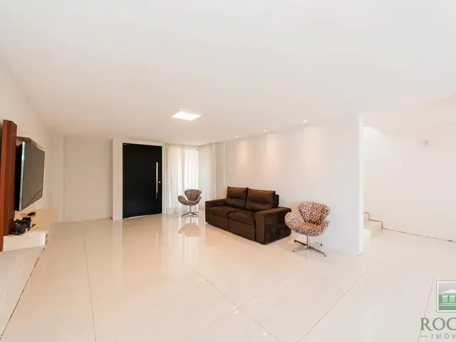 Casa 3 quartos e 5 banheiros, à venda ou para alugar, no bairro Santa Cândida em Curitiba