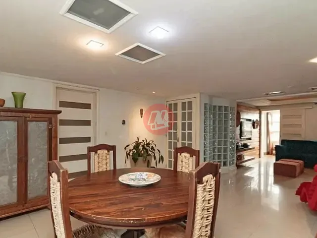 Casa 4 quartos e 4 banheiros, para alugar, no bairro Chácara das Pedras em Porto Alegre