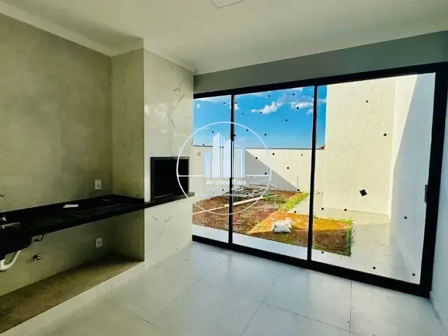 Casa com 300m² 3 quartos e 2 banheiros, à venda, no bairro Serra Morena em Pouso Alegre