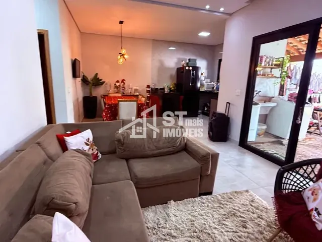 Casa com 160m² 1 quarto e 1 banheiro, à venda, no bairro Jardim Heloisa em Andradas