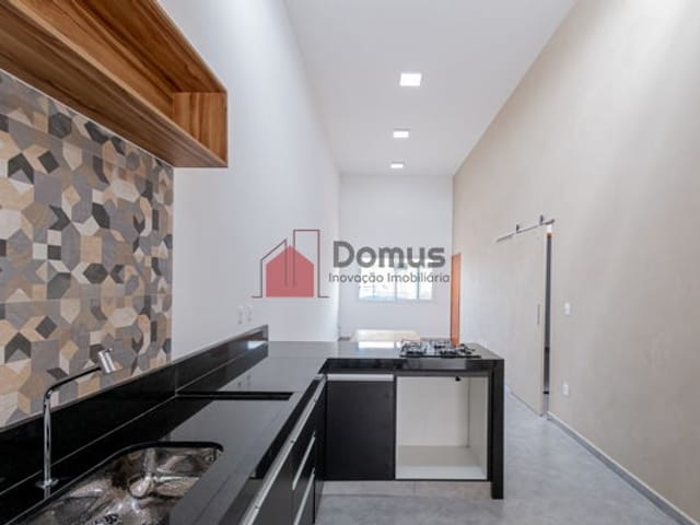 Casa com 176m², à venda, no bairro Res. Santa Clara em Pindamonhangaba