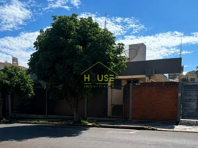 Casa com 968m² 3 quartos e 5 banheiros, à venda ou para alugar, no bairro Centro em Fernandópolis