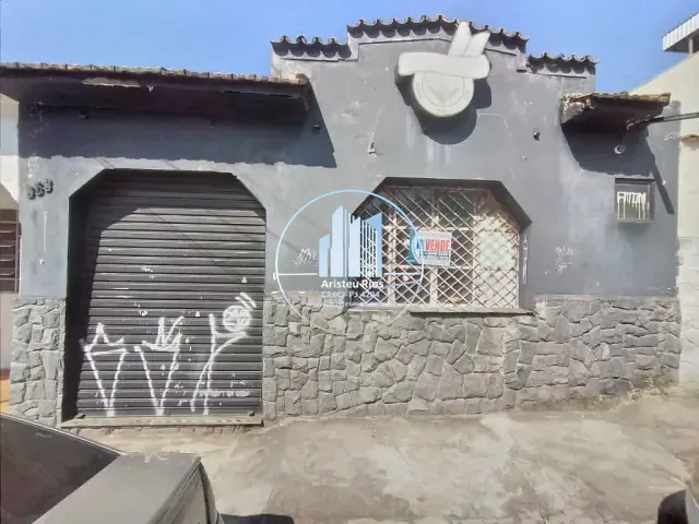 Casa com 228m² 3 quartos e 2 banheiros, à venda, no bairro Centro em Pouso Alegre