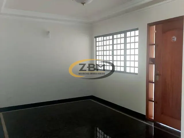 Sobrado com 400m² 4 quartos e 3 banheiros, à venda ou para alugar, no bairro Califórnia em Londrina