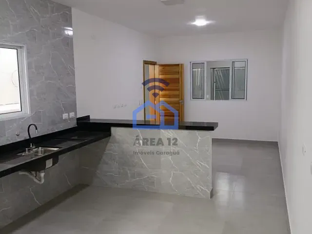 Casa 2 quartos e 2 banheiros, à venda, no bairro Pereque Mirim em Caraguatatuba