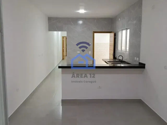 Casa 2 quartos e 2 banheiros, à venda, no bairro Pereque Mirim em Caraguatatuba