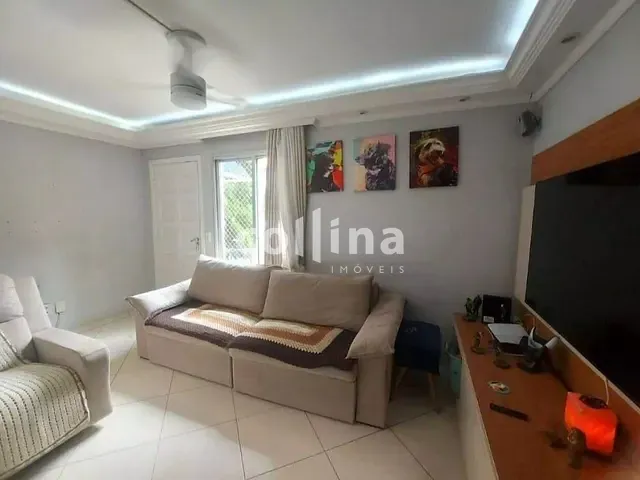 Casa 2 quartos e 2 banheiros, à venda, no bairro Jardim Torino em Cotia