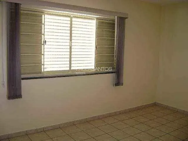 Casa com 353m² 3 quartos e 2 banheiros, à venda, no bairro Vila Lucy em Sorocaba