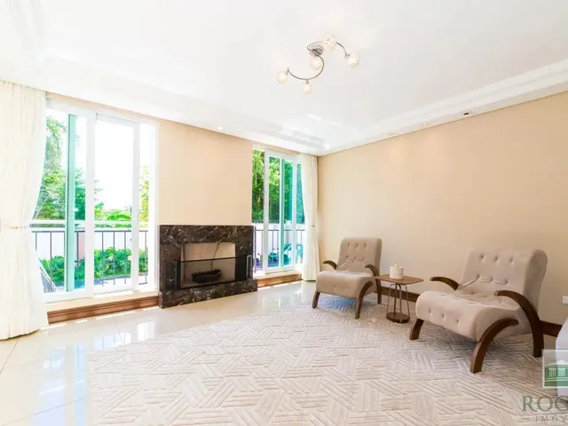 Casa com 409m² 4 quartos e 7 banheiros, à venda, no bairro São Lourenço em Curitiba