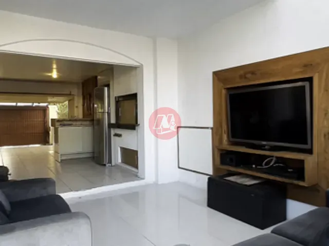 Casa 3 quartos e 4 banheiros, à venda, no bairro Três Figueiras em Porto Alegre