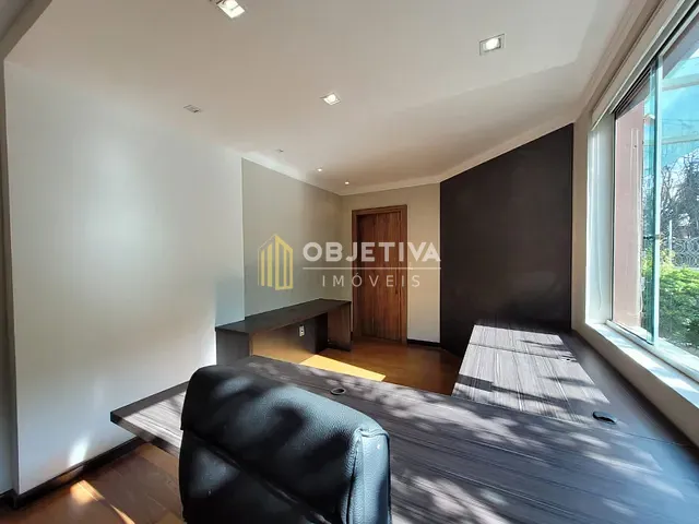Casa com 400m², à venda, no bairro Petrópolis em Porto Alegre