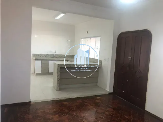 Casa com 288m² 3 quartos e 3 banheiros, à venda, no bairro João Paulo II em Pouso Alegre