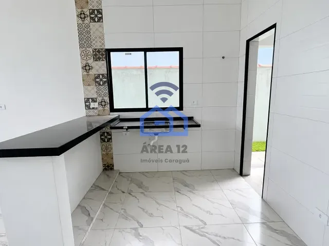 Casa 2 quartos e 2 banheiros, à venda, no bairro Golfinhos em Caraguatatuba