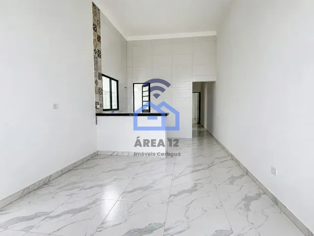 Casa 2 quartos e 2 banheiros, à venda, no bairro Golfinhos em Caraguatatuba