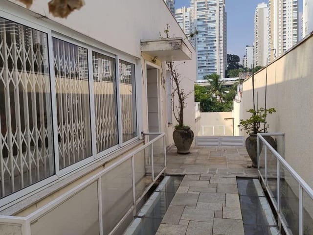 Casa com 1000m² 3 quartos e 7 banheiros, à venda, no bairro Campo Belo em São Paulo
