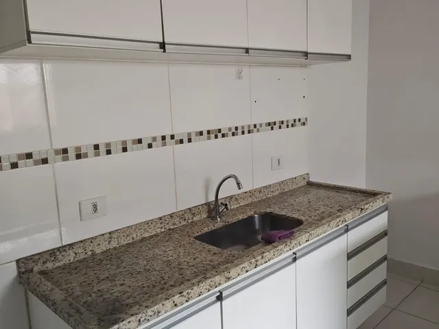 Casa 2 quartos e 1 banheiro, para alugar, no bairro Cidade Satélite Íris em Campinas