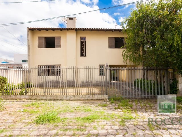 Casa 4 quartos e 5 banheiros, à venda, no bairro Portão em Curitiba