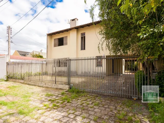 Casa 4 quartos e 5 banheiros, à venda, no bairro Portão em Curitiba