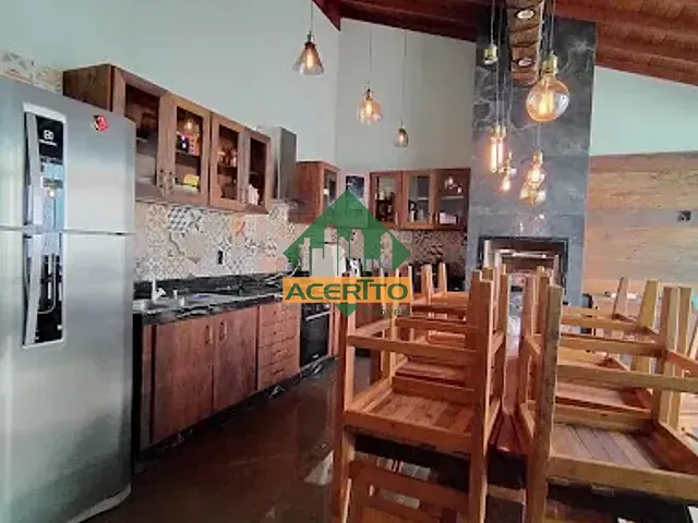 Casa com 180m² 2 quartos e 2 banheiros, à venda, no bairro Conjunto Habitacional Nossa Senhora Aparecida em Araçatuba
