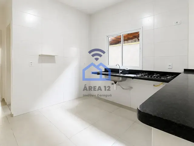 Casa 2 quartos e 1 banheiro, à venda, no bairro Golfinho em Caraguatatuba