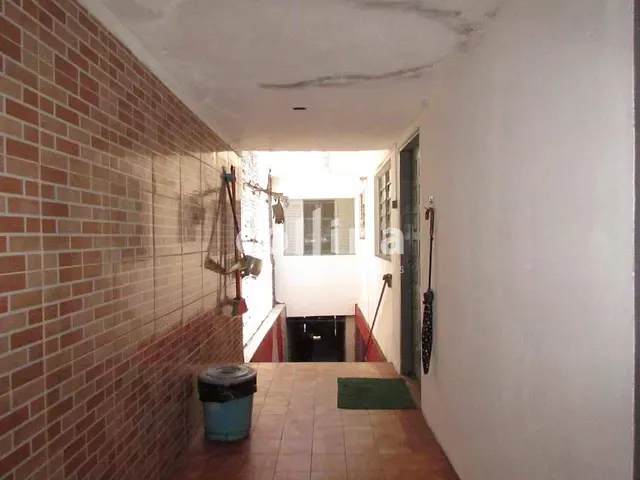 Casa 3 quartos e 2 banheiros, à venda, no bairro Centro em Carapicuíba