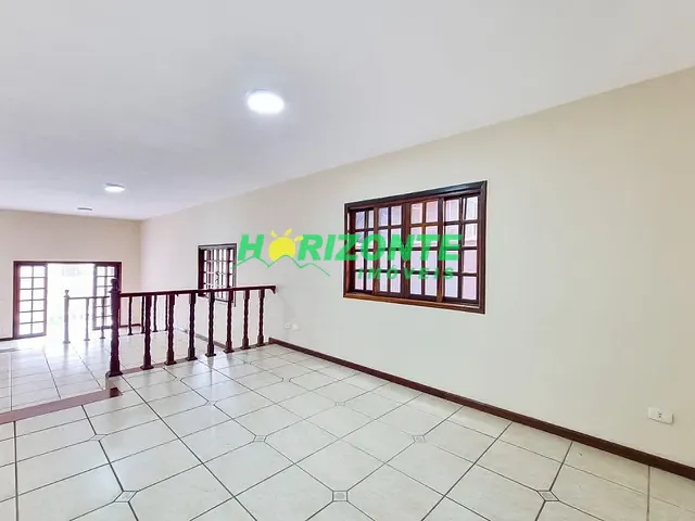 Casa com 296m² 4 quartos e 4 banheiros, para alugar, no bairro Urbanova em São José dos Campos