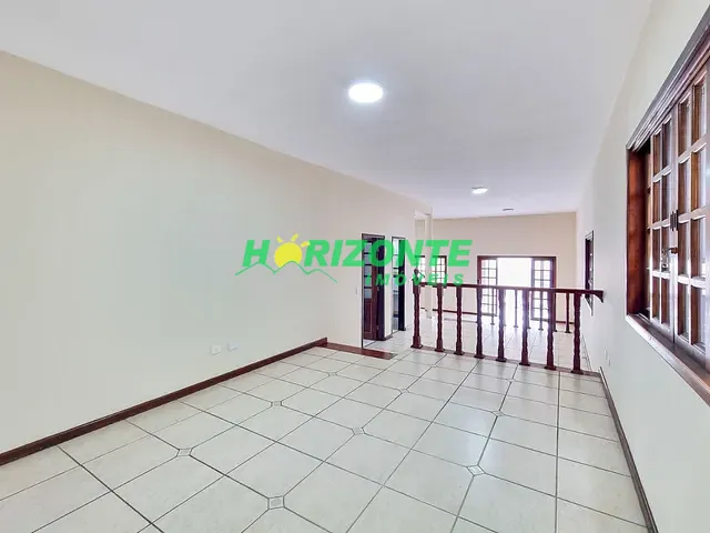 Casa com 296m² 4 quartos e 4 banheiros, para alugar, no bairro Urbanova em São José dos Campos