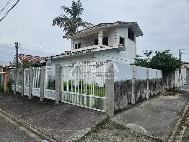 Casa 1 quarto e 1 banheiro, para alugar, no bairro Madri em Palhoça