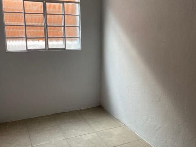 Casa com 60m² 2 quartos e 1 banheiro, para alugar, no bairro Jardim Cláudio em Cotia