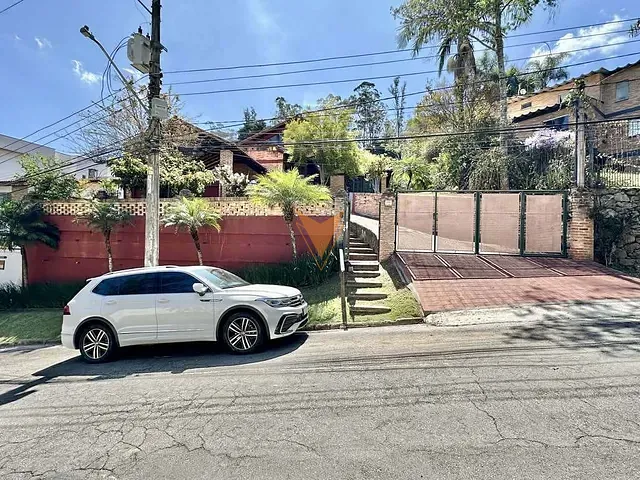 Casa 3 quartos e 5 banheiros, à venda, no bairro Palos Verdes em Carapicuíba