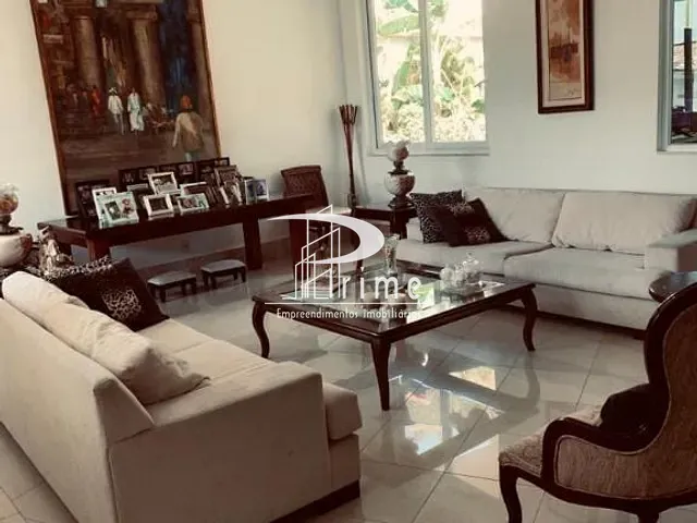 Casa com 990m² 5 quartos e 5 banheiros, à venda ou para alugar, no bairro Itaipu em Niterói