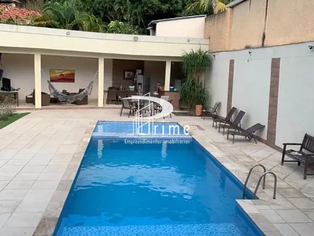 Casa com 990m² 5 quartos e 5 banheiros, à venda ou para alugar, no bairro Itaipu em Niterói