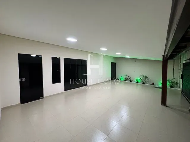 Casa com 300m² 3 quartos e 1 banheiro, à venda, no bairro Moinho dos Ventos em Goiânia