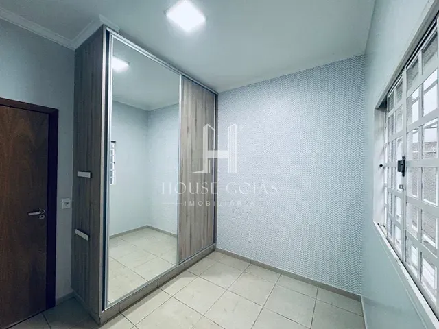 Casa com 300m² 3 quartos e 1 banheiro, à venda, no bairro Moinho dos Ventos em Goiânia